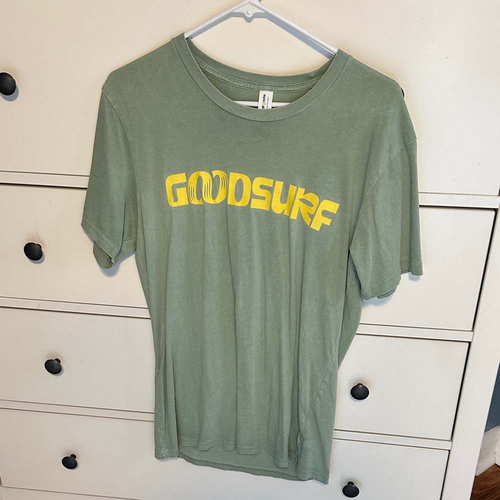Good Surf T-Shirt small